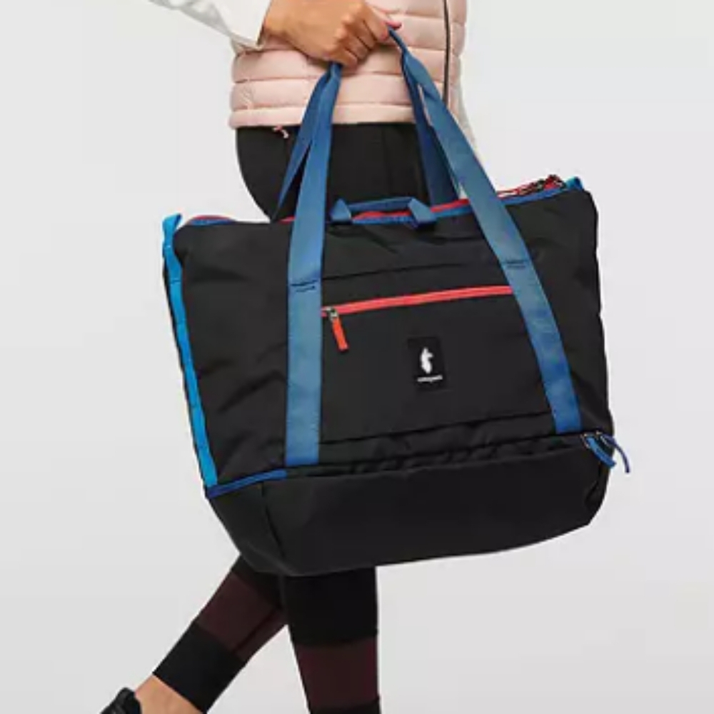 Cotopaxi Viaje 35L Weekender Bag Black Color For Women Tote Bag - Picture 3 of 5